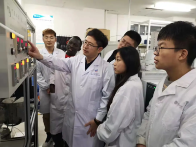 【盤(pán)聚人才 錦繡未來(lái)】堅(jiān)守科研一線 助推產(chǎn)研融合--記大連理工大學(xué)盤(pán)錦產(chǎn)業(yè)技術(shù)研究院院長(zhǎng)助理肖永厚